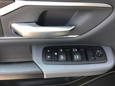 Used 2022 RAM 1500 Big Horn AWD/4WD image 24