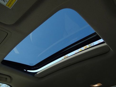 Used 2017 Honda CR-V EX-L image 10