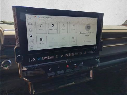 Used 2025 GMC Hummer EV 2X w/ LPO, Illumination Package AWD/4WD image 13