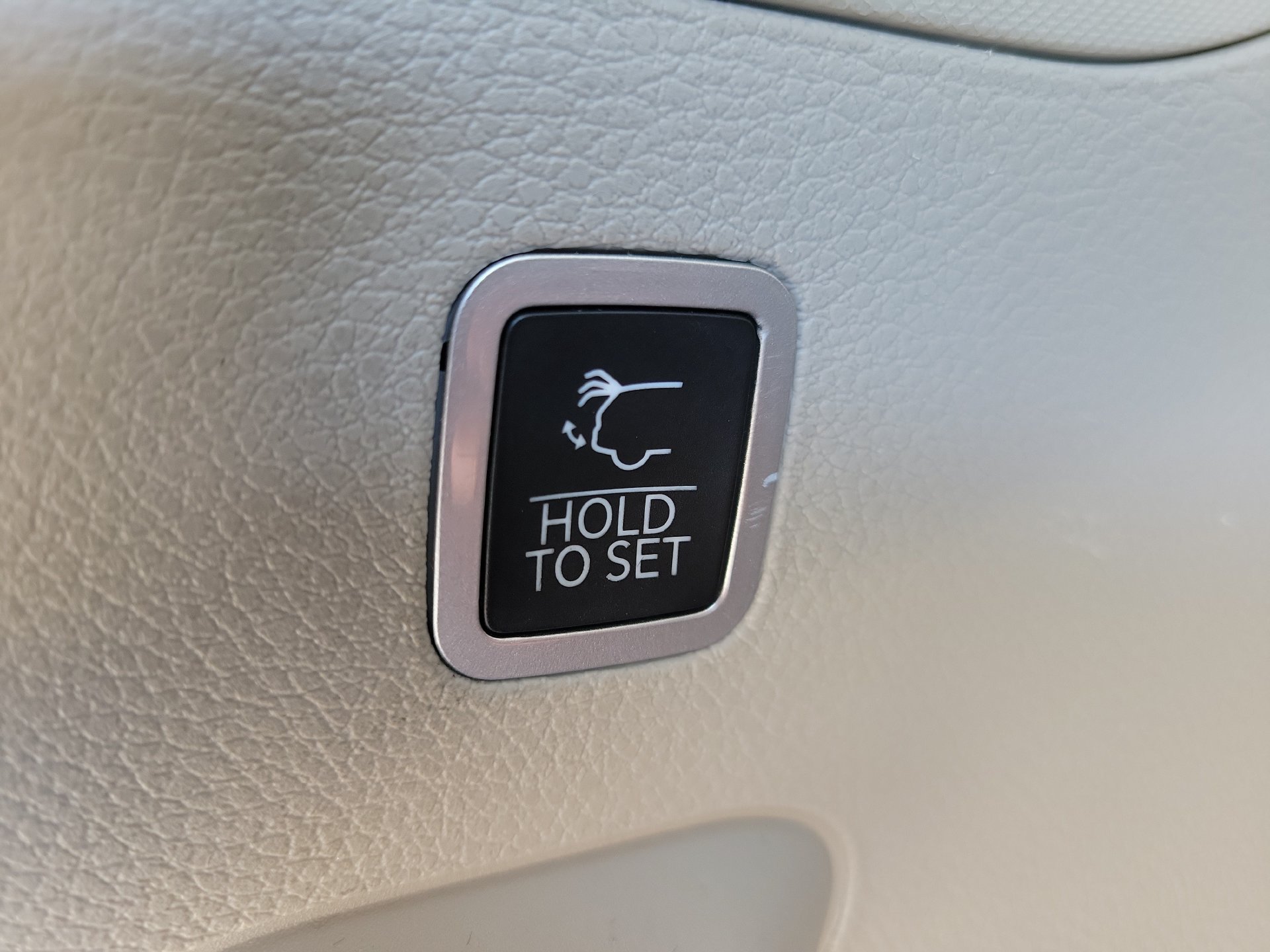 Used 2023 Jeep Grand Wagoneer 4WD image 13