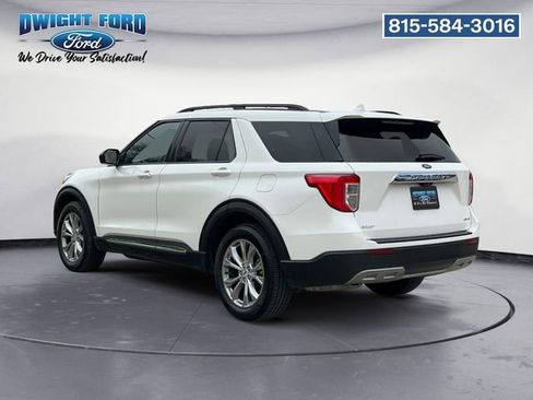 Certified 2022 Ford Explorer XLT w/ Equipment Group 202A AWD/4WD image 3