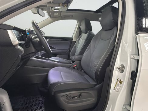 New 2026 Volkswagen Tiguan SE image 17