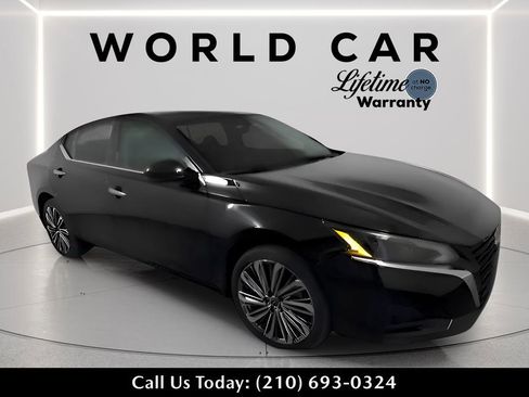 Used 2025 Nissan Altima 2.5 SL AWD/4WD image 1
