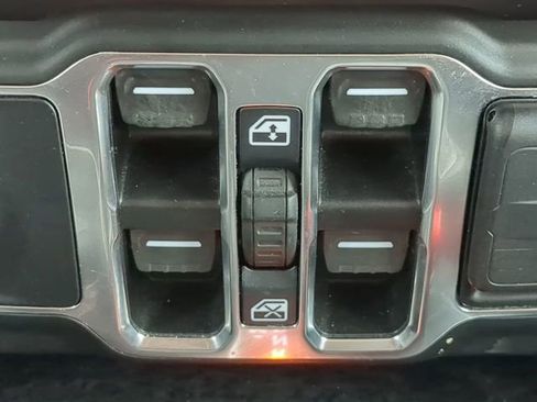 Used 2021 Jeep Gladiator Sport AWD/4WD image 25