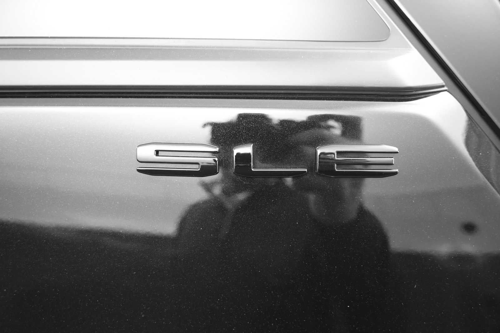 Used 2024 GMC Terrain SLE w/ Driver Convenience Package AWD/4WD image 5