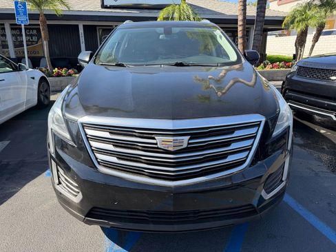 Used 2017 Cadillac XT5 Luxury FWD image 2