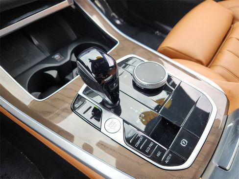 Used 2022 BMW X5 xDrive40i w/ Premium Package image 32