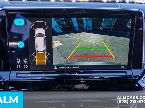 Used 2024 Volkswagen Atlas Cross Sport SE image 35