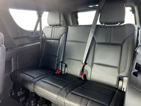 Used 2022 Chevrolet Suburban RST w/ Sport Performance Package image 12