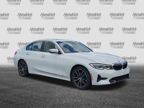 Certified 2022 BMW 330i xDrive Sedan w/ Premium Package 2 AWD/4WD image 2