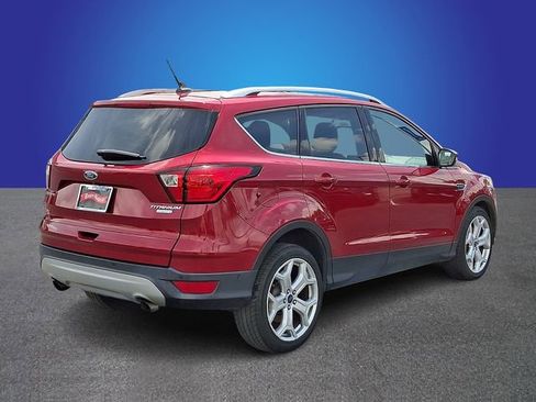 Used 2019 Ford Escape Titanium FWD image 4