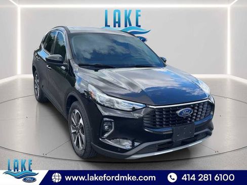 Certified 2023 Ford Escape Platinum w/ Premium Technology Package AWD/4WD image 1