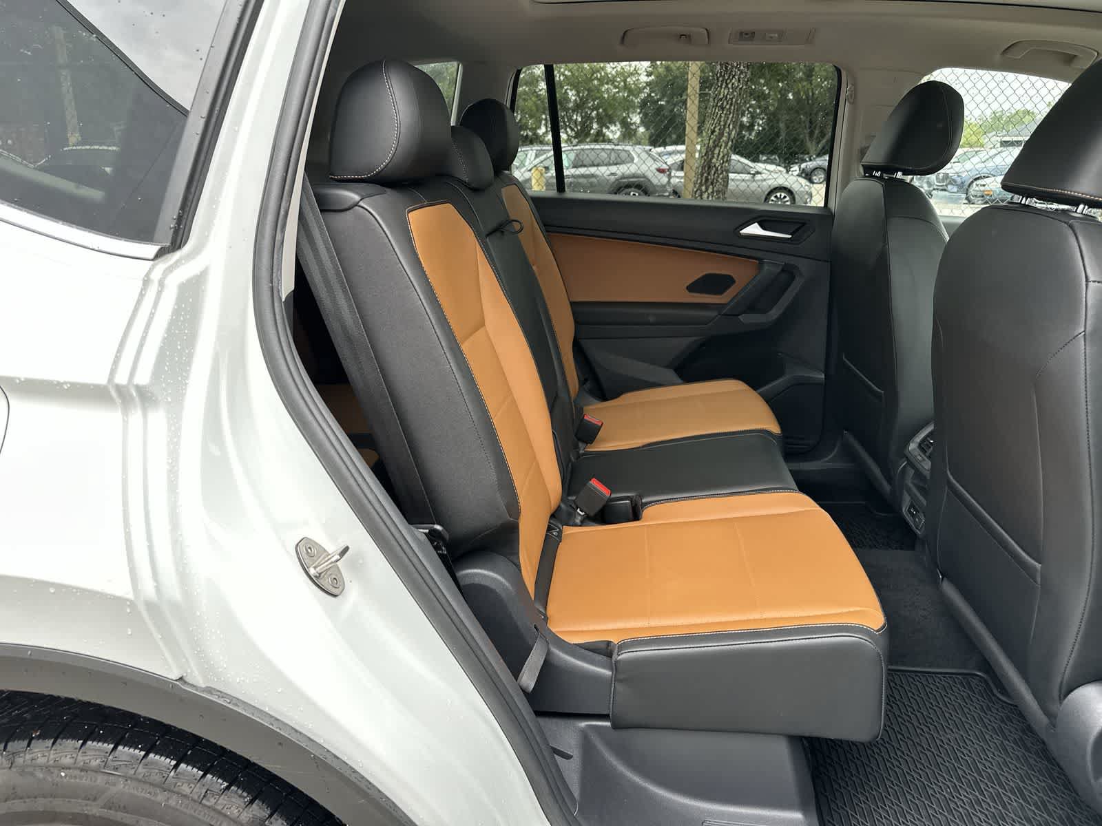 Used 2019 Volkswagen Tiguan SE FWD image 17