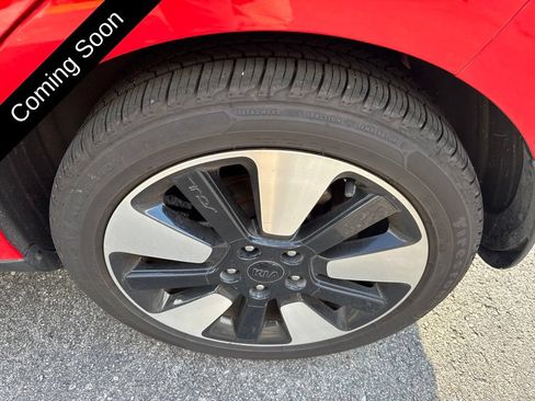 Used 2018 Kia Soul + FWD image 19