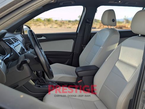 Used 2021 Volkswagen Tiguan SE AWD/4WD image 23