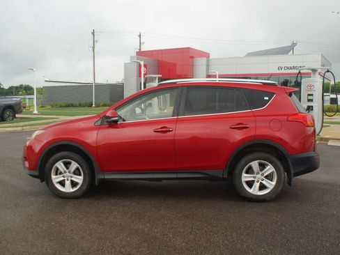 Used 2013 Toyota RAV4 XLE FWD image 8