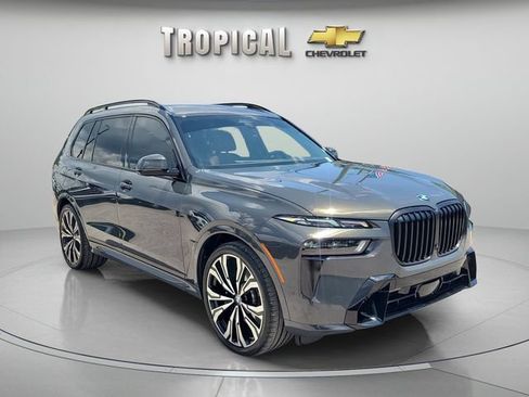 Used 2024 BMW X7 xDrive40i w/ M Sport Package AWD/4WD image 4