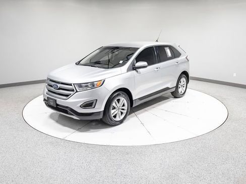 Used 2018 Ford Edge SEL image 32