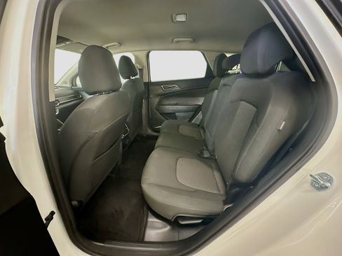 Used 2025 Kia Sportage LX image 28