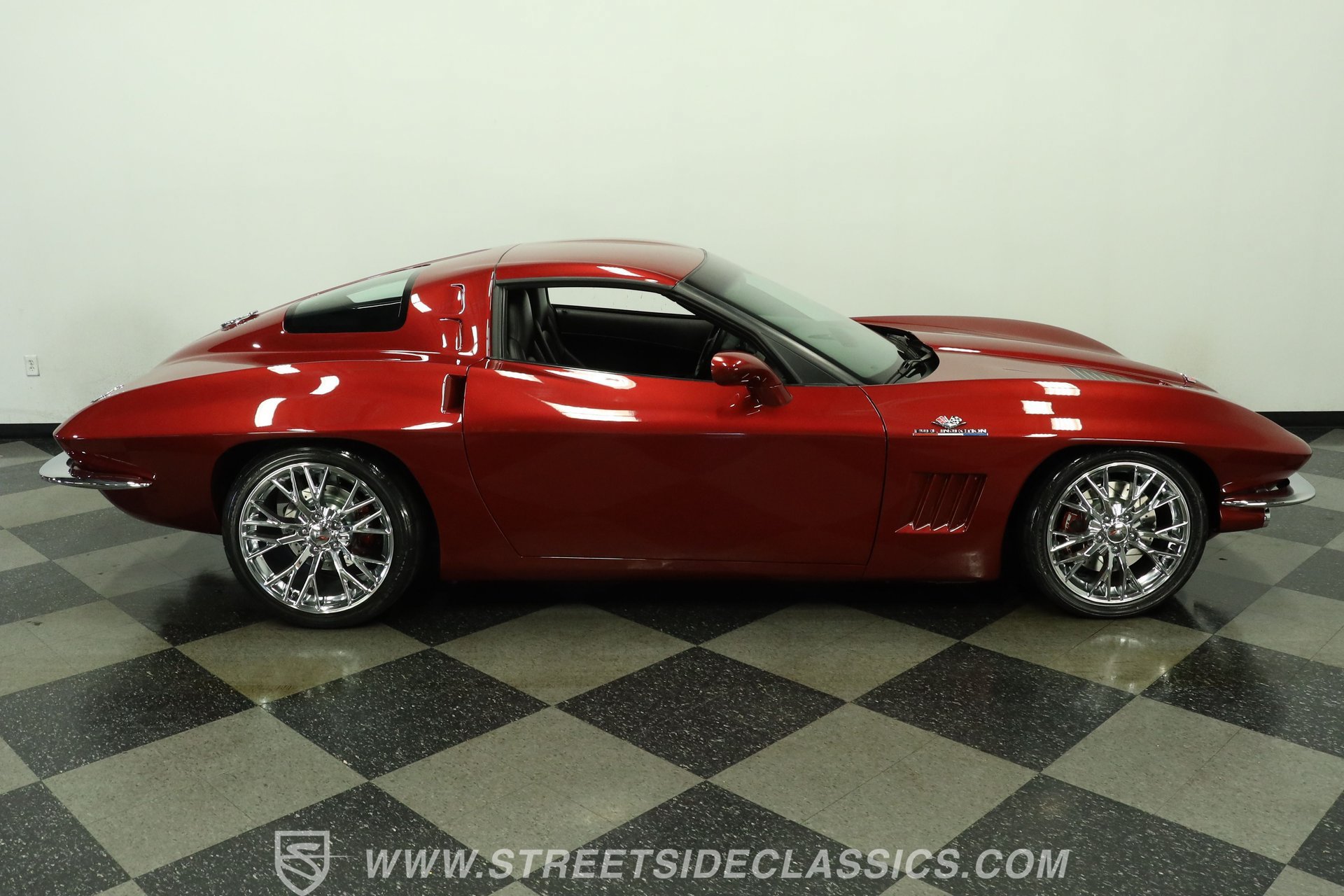 Used 2005 Chevrolet Corvette Coupe w/ Preferred Equipment Group RWD image 13