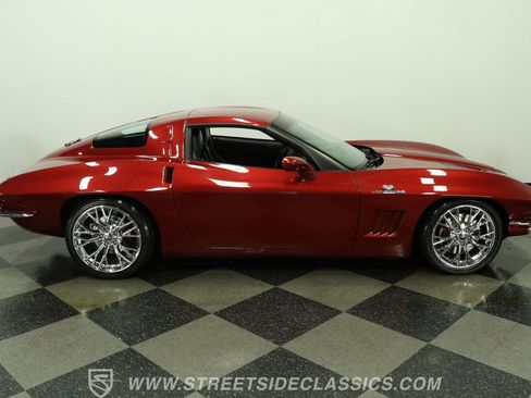 Used 2005 Chevrolet Corvette Coupe w/ Preferred Equipment Group RWD image 13