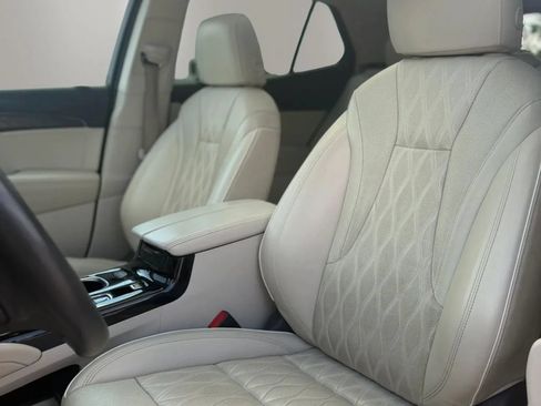 Used 2022 Buick Envision Avenir w/ Technology Package II AWD/4WD image 10