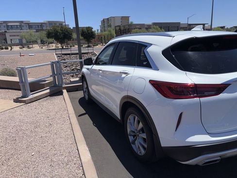 Used 2021 INFINITI QX50 Luxe FWD image 5