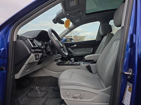 Used 2021 Audi Q5 e Premium Plus w/ Premium Plus Package image 17