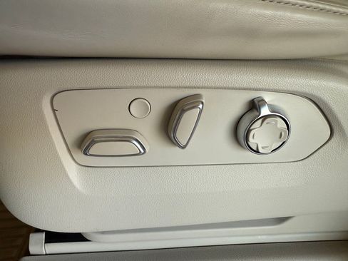 Used 2022 Cadillac Escalade Sport Platinum w/ LPO, ONYX Package AWD/4WD image 13