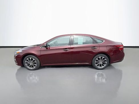 Used 2018 Toyota Avalon XLE Premium w/ All Weather Liner Package FWD image 4