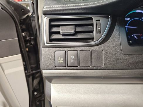 Used 2017 Toyota Camry XLE image 31