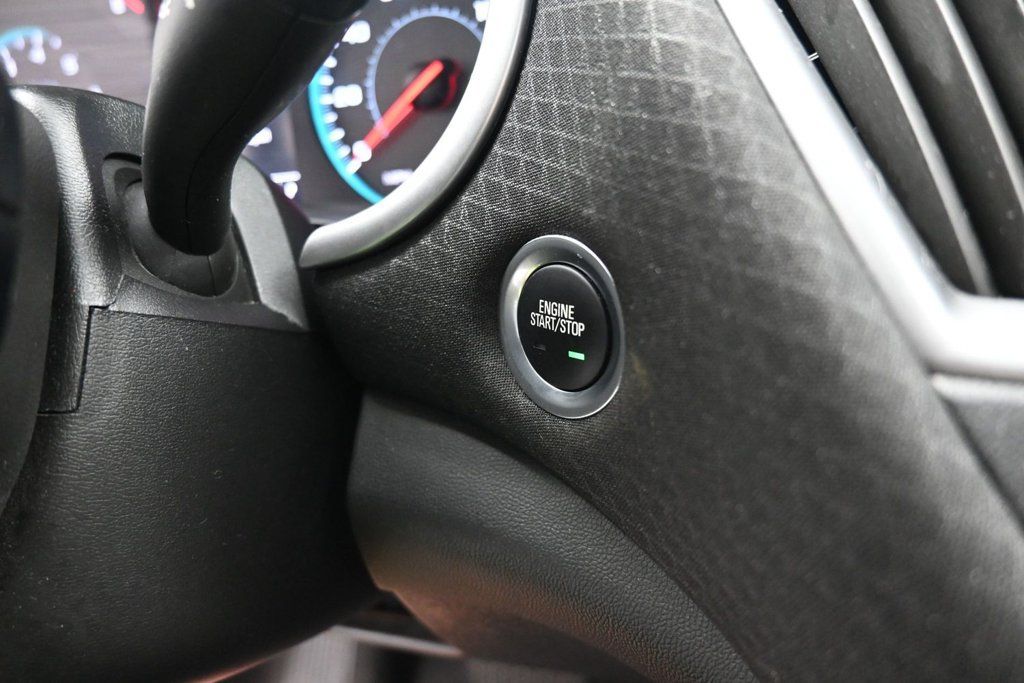 Used 2025 Chevrolet Malibu LT FWD image 16