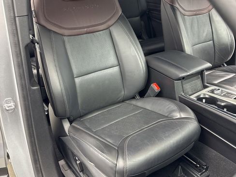 Used 2023 Ford Explorer Platinum w/ Technology Package AWD/4WD image 18