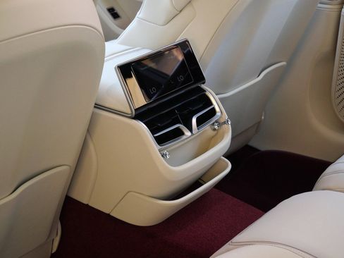 New 2026 Bentley Flying Spur Azure image 20