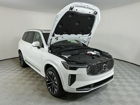 New 2026 Volvo XC90 B6 Plus w/ Protection Package Premier AWD/4WD image 35