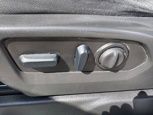 Used 2022 Chevrolet Silverado 3500 LT w/ Convenience Package image 17