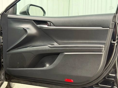 Used 2020 Toyota Camry SE w/ Convenience Package image 19