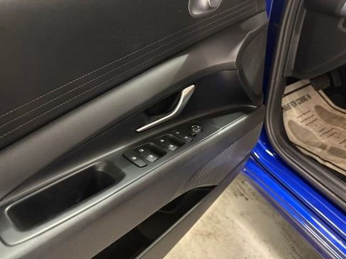 Used 2021 Hyundai Elantra SE image 8