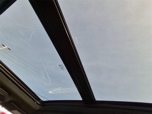 Used 2025 Cadillac XT6 Premium Luxury image 33