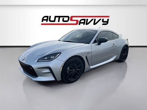 Used 2023 Toyota GR86 Premium image 3