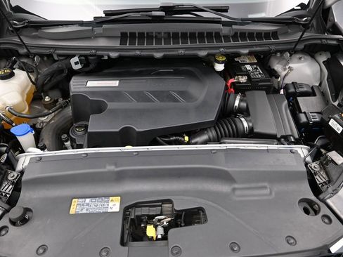 Used 2020 Ford Edge ST image 28