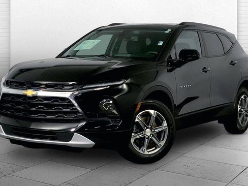 Used 2024 Chevrolet Blazer LT w/ Convenience Package FWD image 12