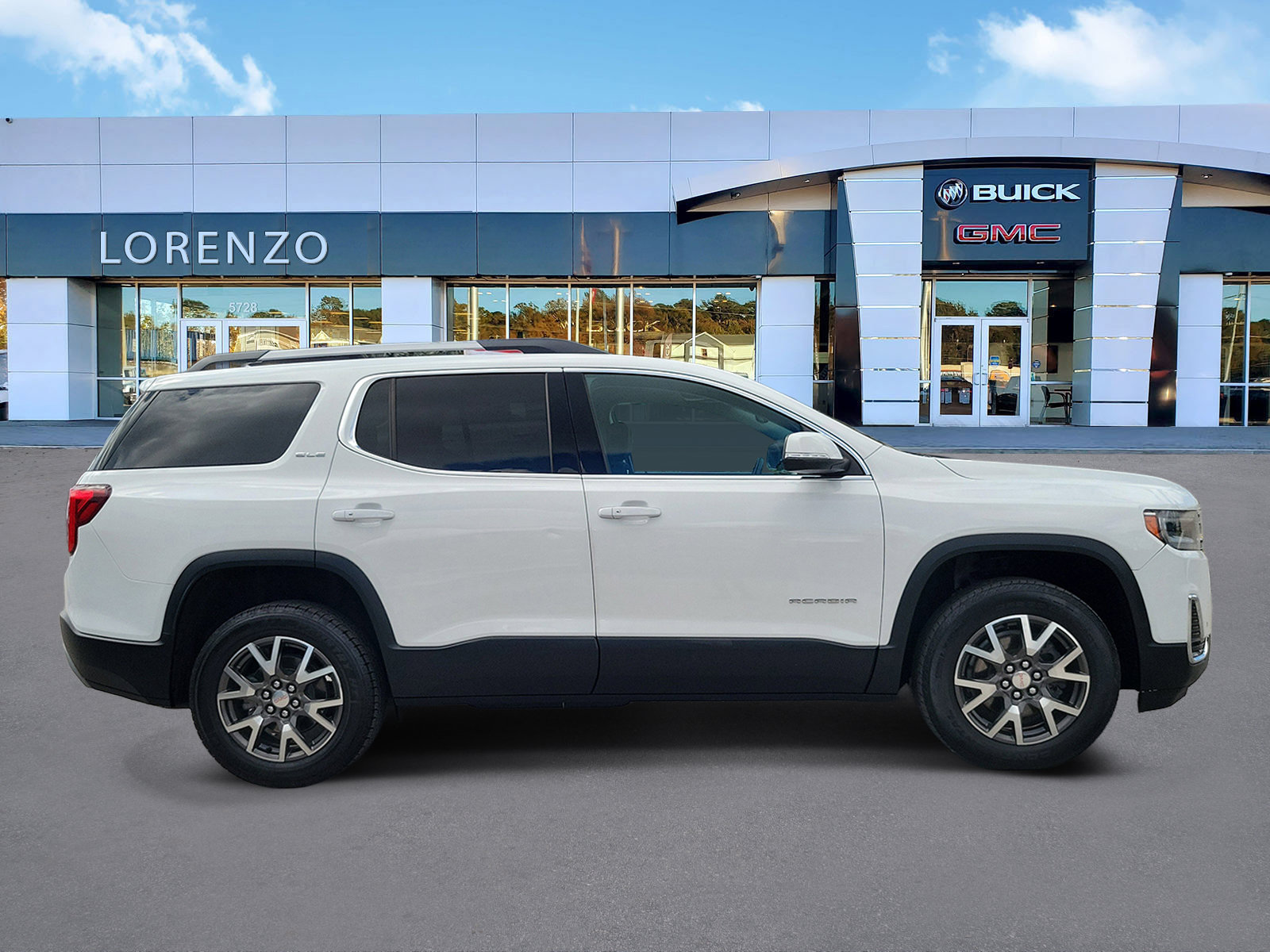 Used 2023 GMC Acadia SLE w/ Driver Convenience Package FWD image 4