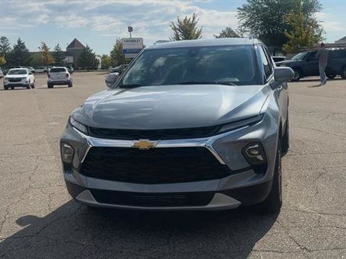 Used 2024 Chevrolet Blazer LT w/ Convenience Package AWD/4WD image 3