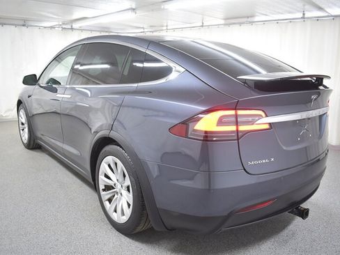 Used 2017 Tesla Model X 75D image 4