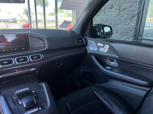 Used 2021 Mercedes-Benz GLS 580 4MATIC image 17
