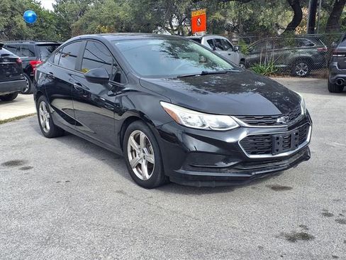 Used 2018 Chevrolet Cruze LS image 1