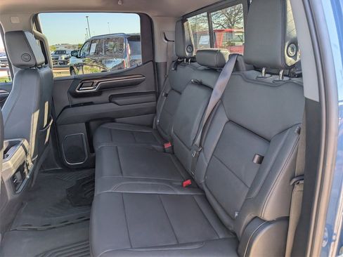 Used 2024 Chevrolet Silverado 1500 LT Trail Boss w/ Convenience Package II image 27