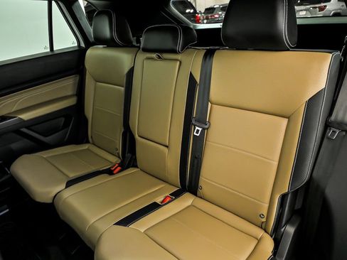 Used 2023 Volkswagen Atlas Cross Sport SE image 14