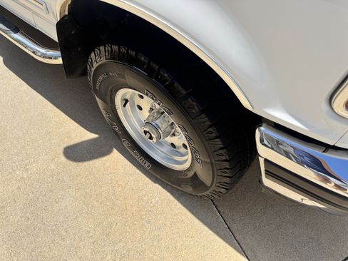 Used 1993 Ford Bronco XLT AWD/4WD image 33
